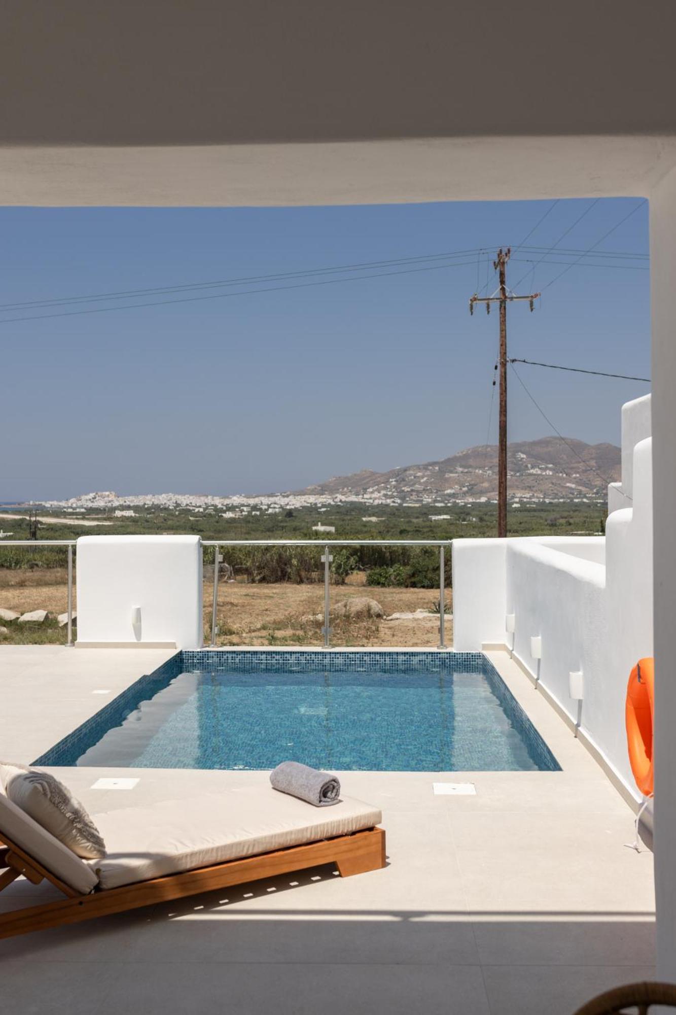 Aeron Villas And Suites Naxos Agia Anna  Екстериор снимка